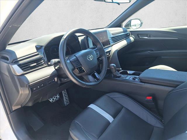 Used 2025 Toyota Camry SE FWD image 9