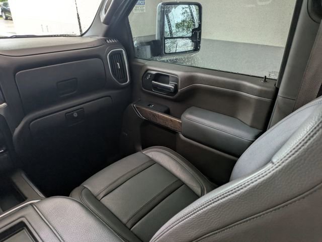 Used 2020 GMC Sierra 2500 Denali w/ Denali Ultimate Package AWD/4WD image 16