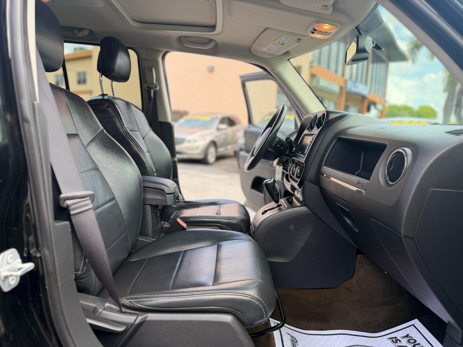 Used 2017 Jeep Patriot High Altitude AWD/4WD image 13