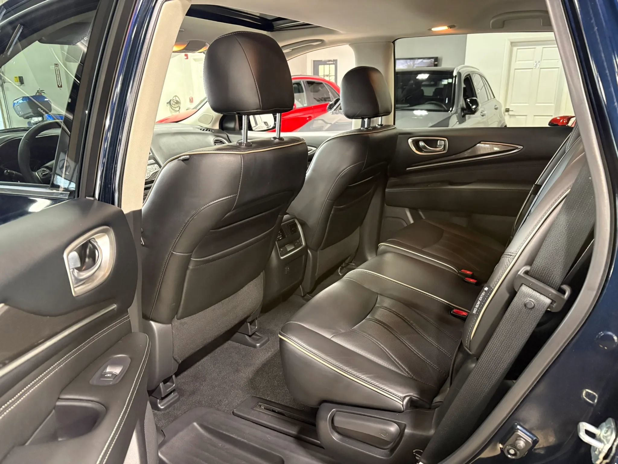 Used 2018 INFINITI QX60 AWD w/ Premium Plus Package image 11