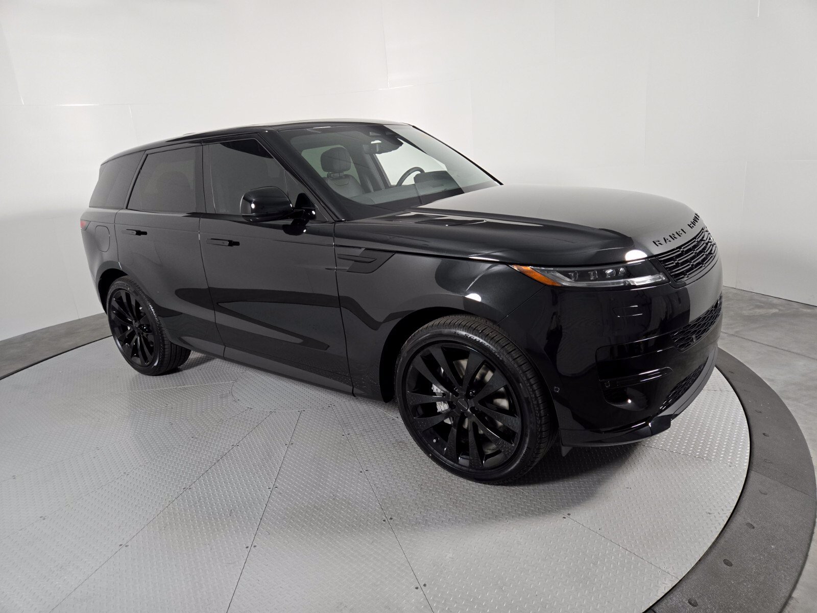 New 2026 Land Rover Range Rover Sport Dynamic SE AWD/4WD image 16