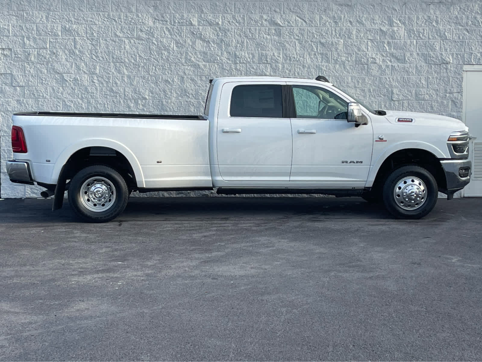 New 2026 RAM 3500 Limited image 5