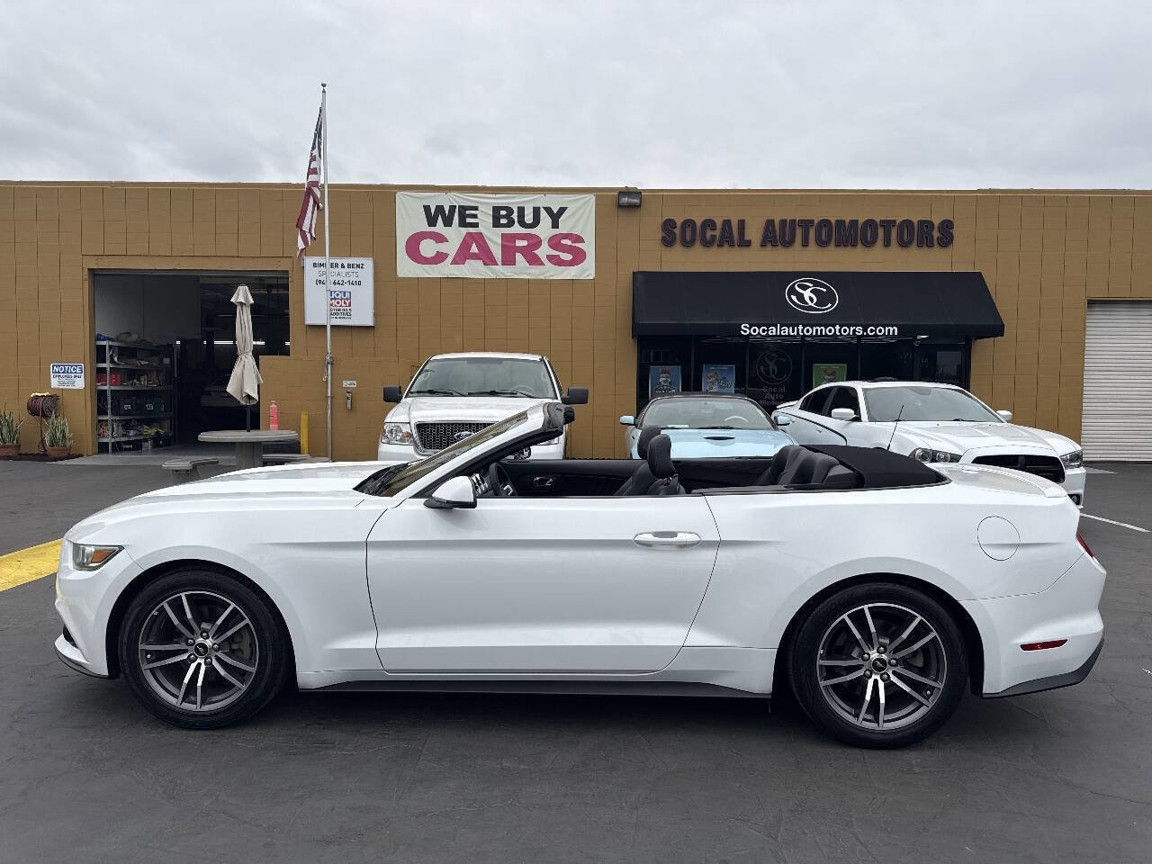 Used 2016 Ford Mustang Premium image 3