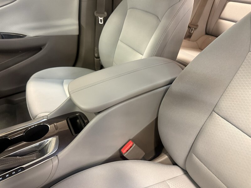 Used 2016 Chevrolet Malibu LT w/ Driver Confidence Package FWD image 27