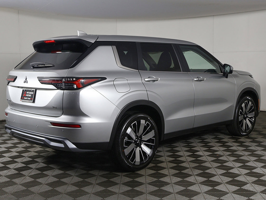 New 2026 Mitsubishi Outlander SE FWD image 12