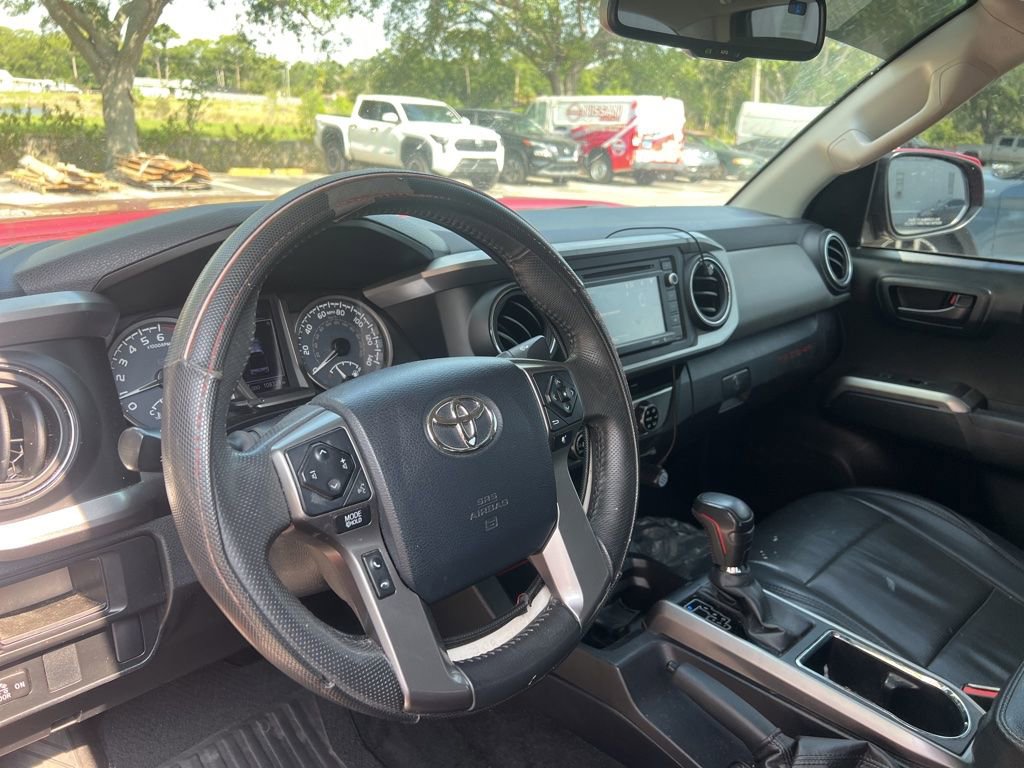 Used 2017 Toyota Tacoma SR5 w/ Tow Package RWD image 9