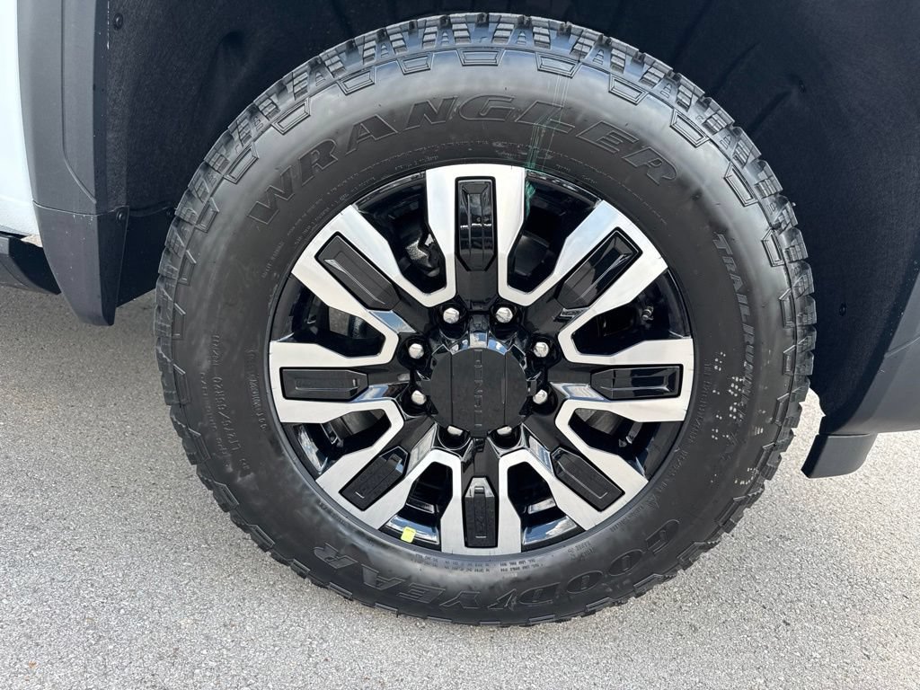 New 2026 GMC Sierra 2500 Denali Ultimate AWD/4WD image 32