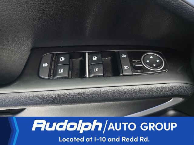 Used 2025 Kia Soul LX w/ LX Technology Package FWD image 11