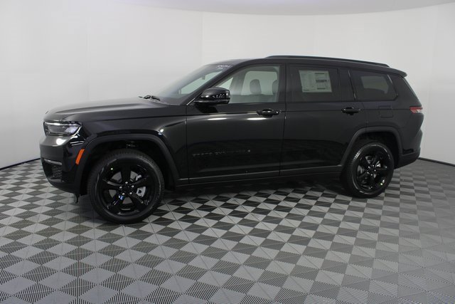 New 2025 Jeep Grand Cherokee L Limited w/ Black Appearance Package image 2