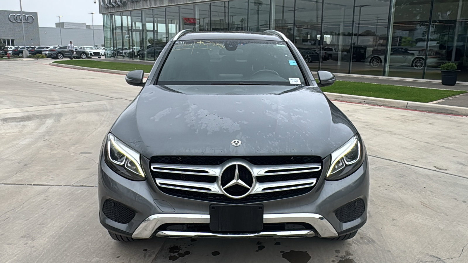 Used 2019 Mercedes-Benz GLC 350e 4MATIC image 2