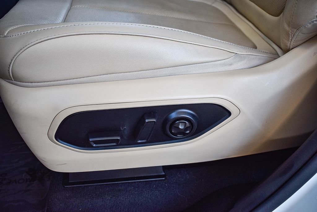 Used 2022 Jeep Grand Cherokee Limited 4xe w/ Luxury Tech Group II image 22