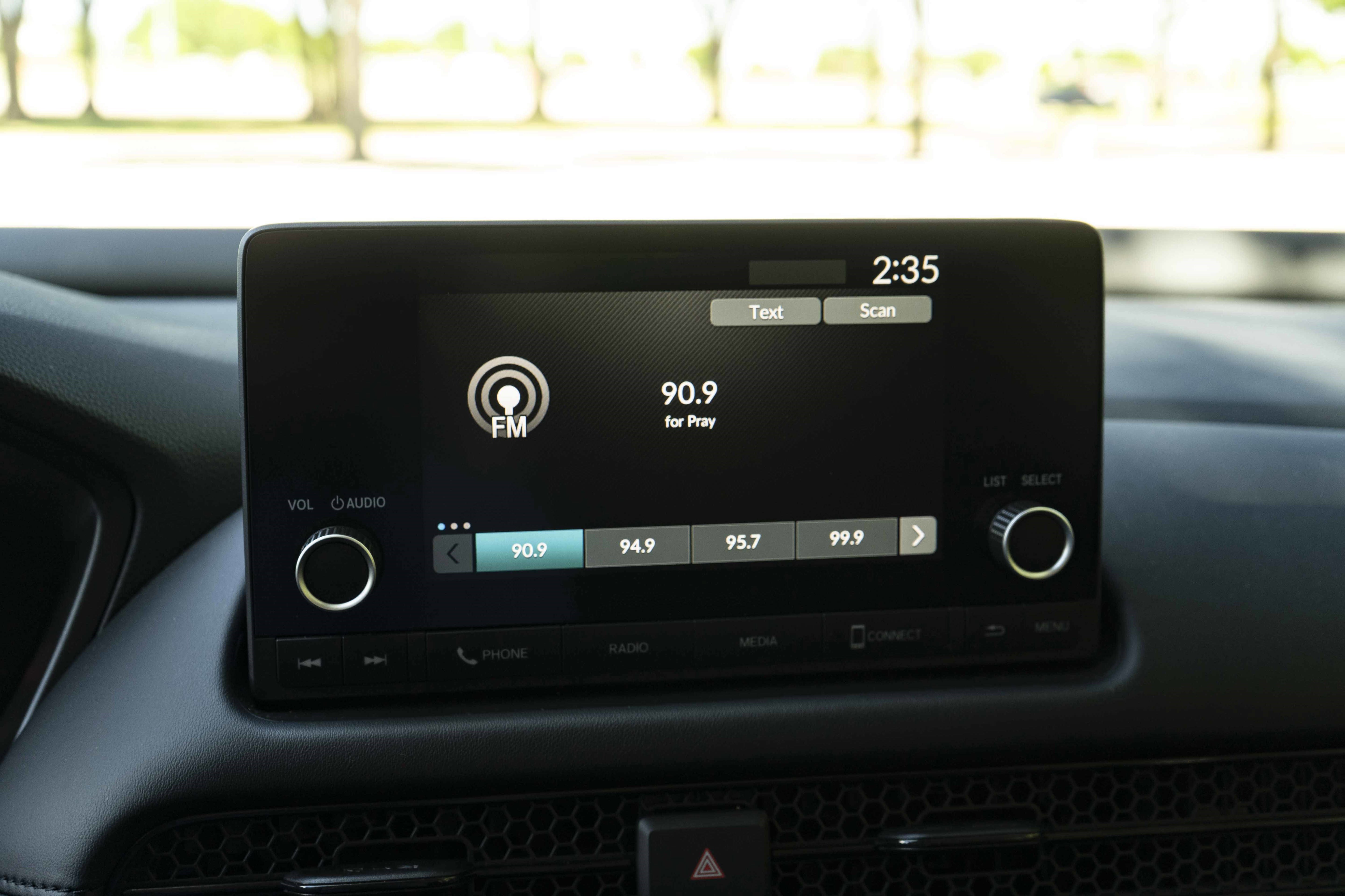 Used 2025 Honda HR-V LX image 31