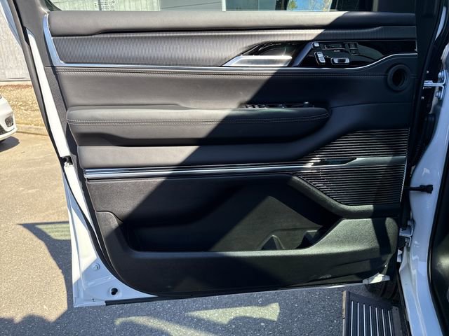 New 2026 Jeep Grand Wagoneer L Summit image 16