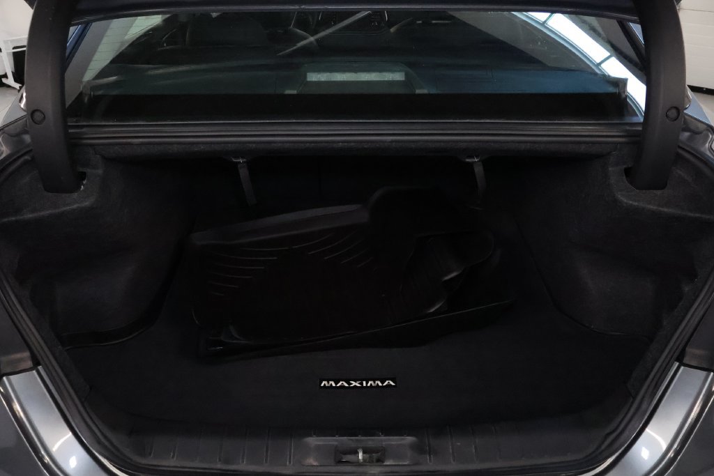 Used 2017 Nissan Maxima Platinum w/ Interior Lighting Package FWD image 18