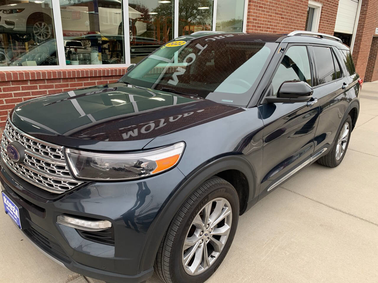 Used 2022 Ford Explorer Limited image 4