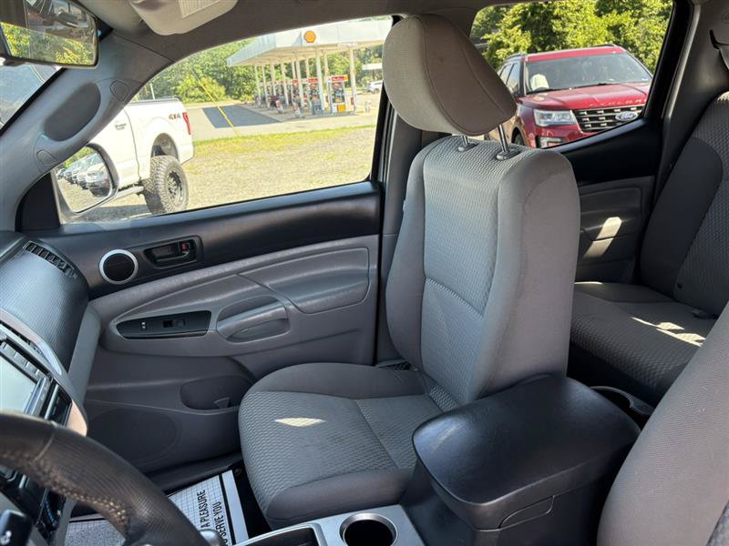 Used 2015 Toyota Tacoma 4x4 Double Cab w/ SR5 Package image 8