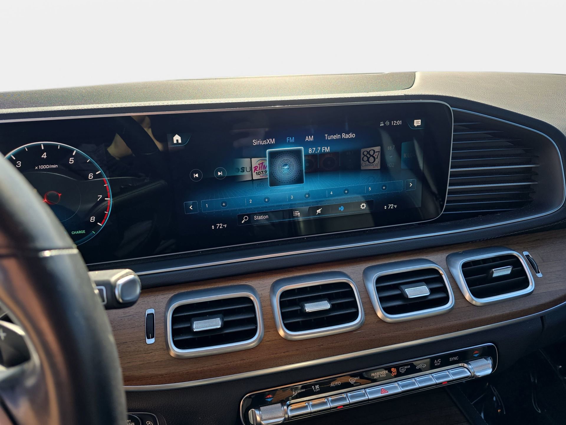 Used 2021 Mercedes-Benz GLS 450 4MATIC image 21