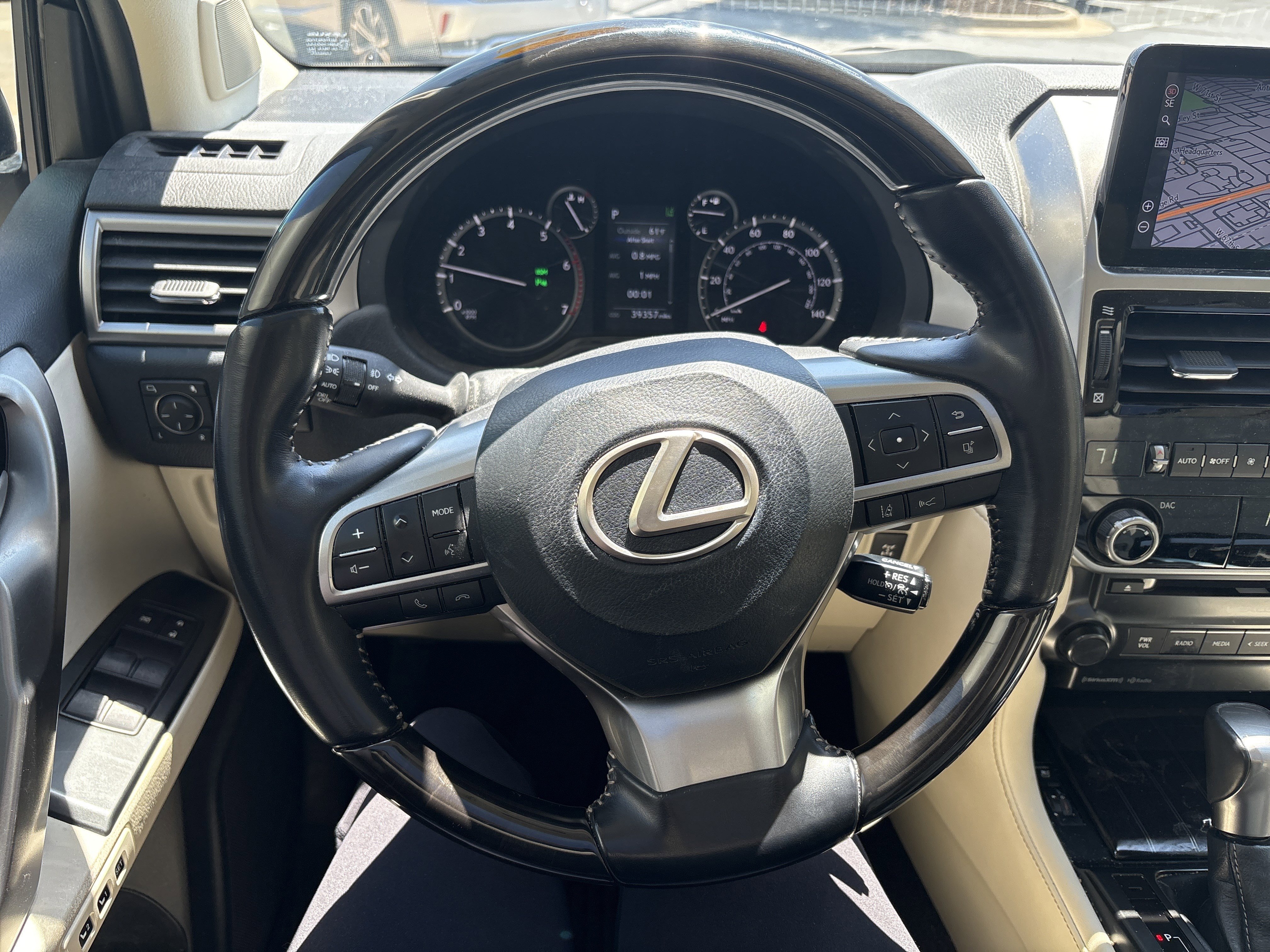 Used 2023 Lexus GX 460 Premium w/ Premium Package AWD/4WD image 3