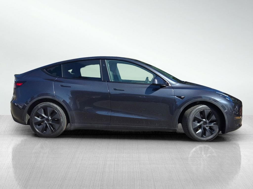 Used 2025 Tesla Model Y Long Range image 3