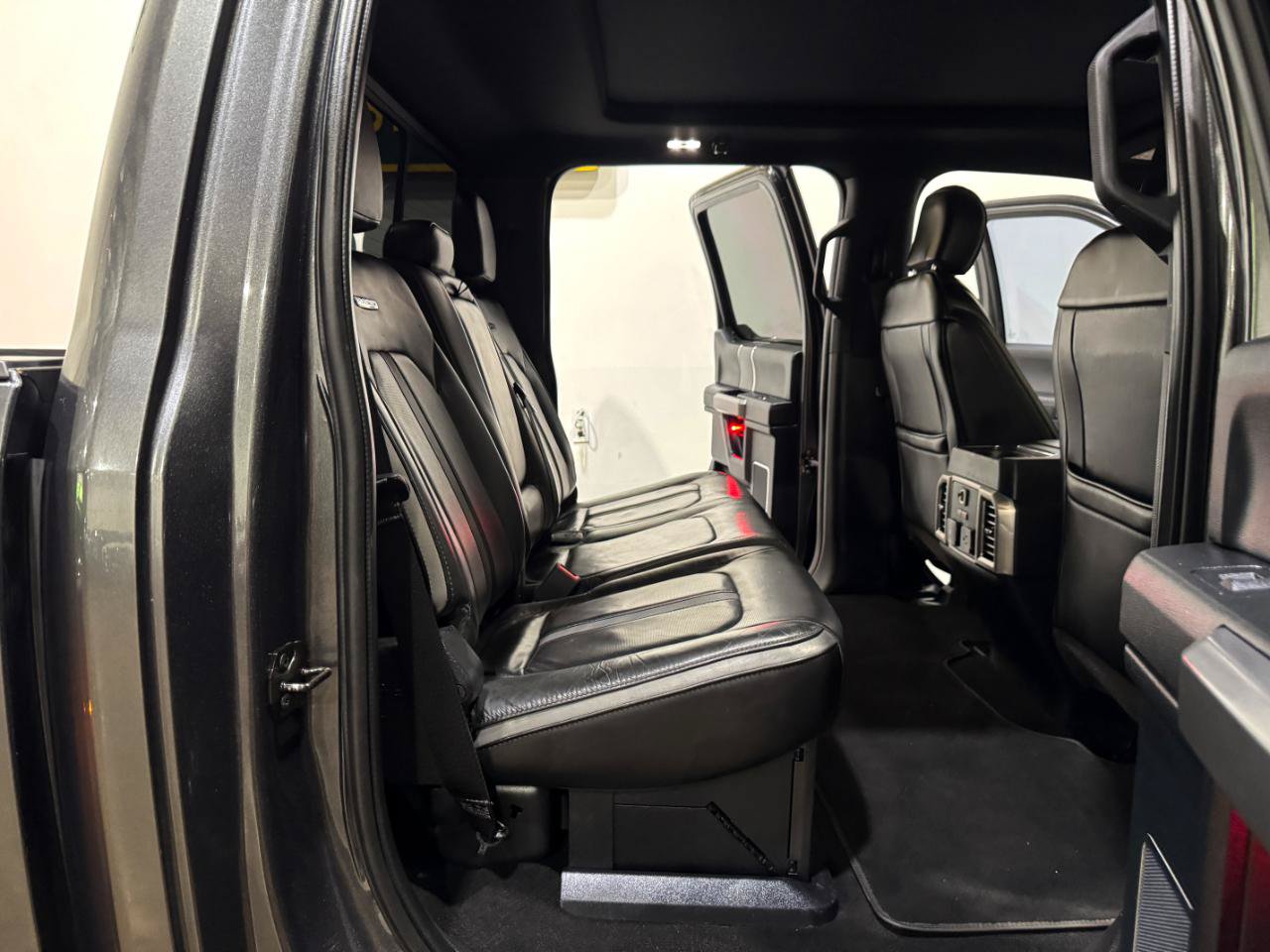 Used 2018 Ford F350 Platinum w/ Platinum Ultimate Package AWD/4WD image 16