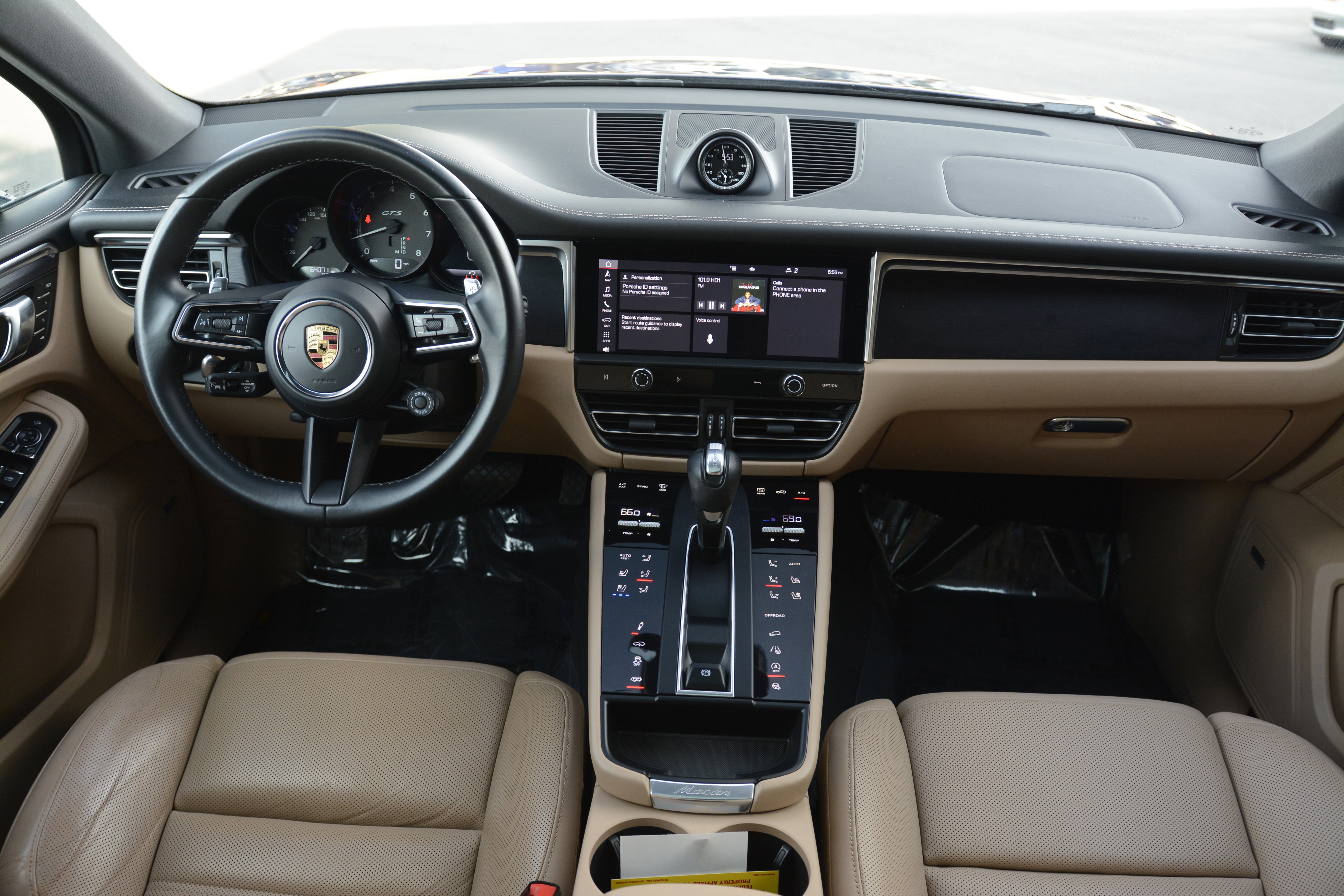 Certified 2022 Porsche Macan GTS AWD/4WD image 12