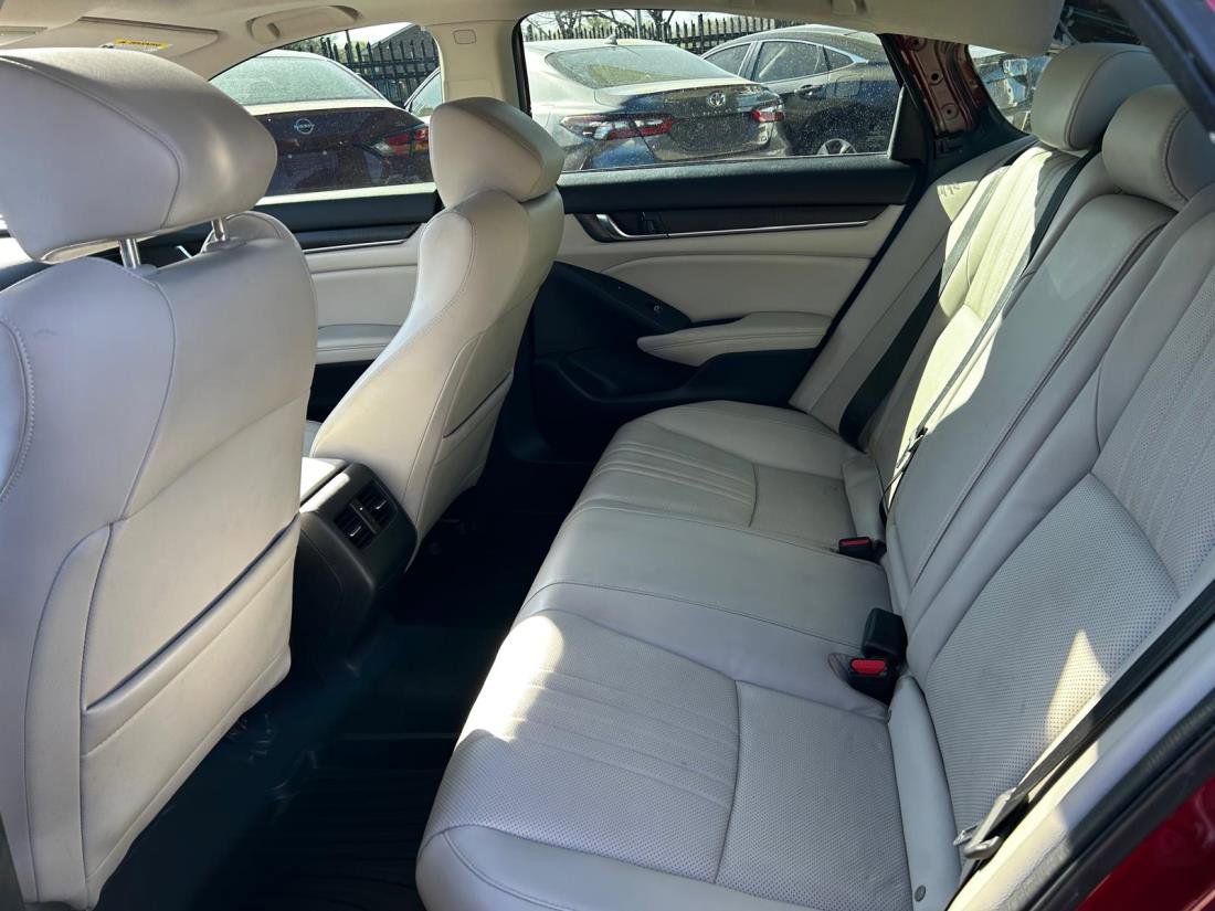 Used 2018 Honda Accord Touring image 13