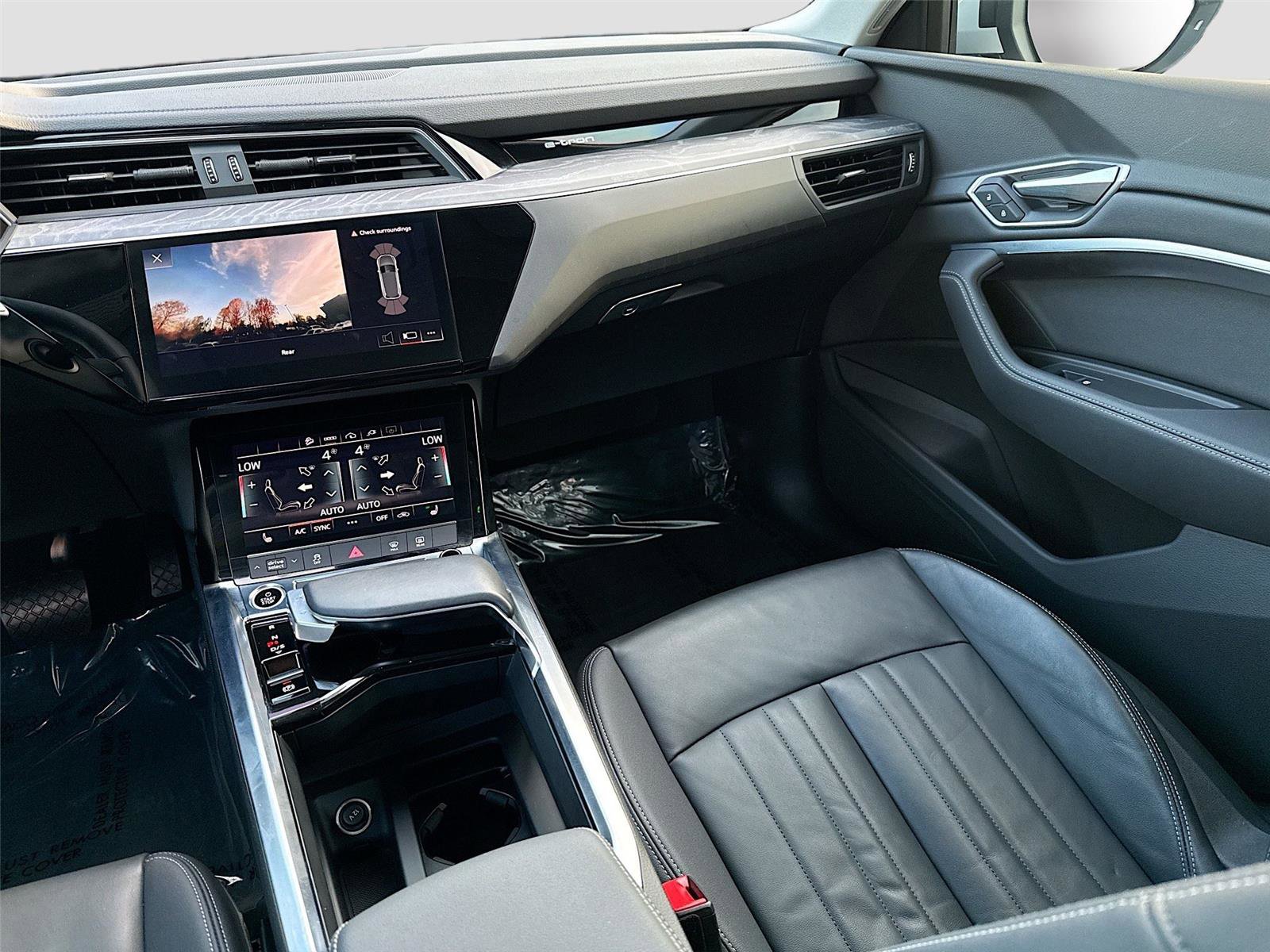 Certified 2024 Audi Q8 e-tron Premium image 24