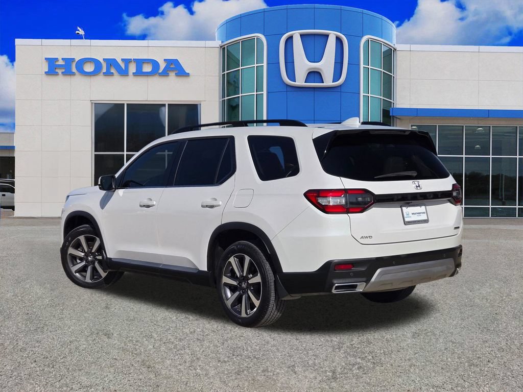 Used 2024 Honda Pilot Touring image 5