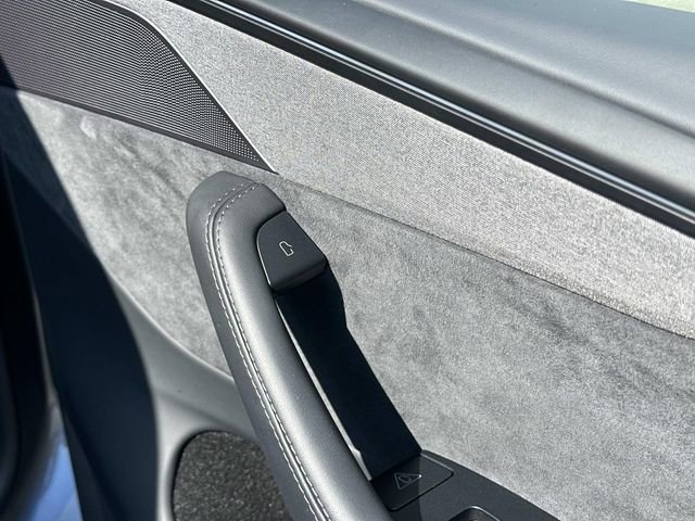 Used 2026 Tesla Model Y AWD image 10