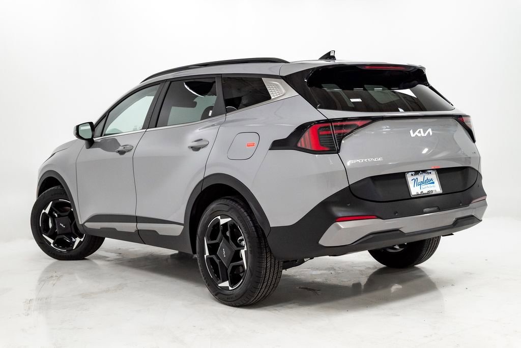 Certified 2026 Kia Sportage EX w/ EX Panoramic Sunroof Package AWD/4WD image 28