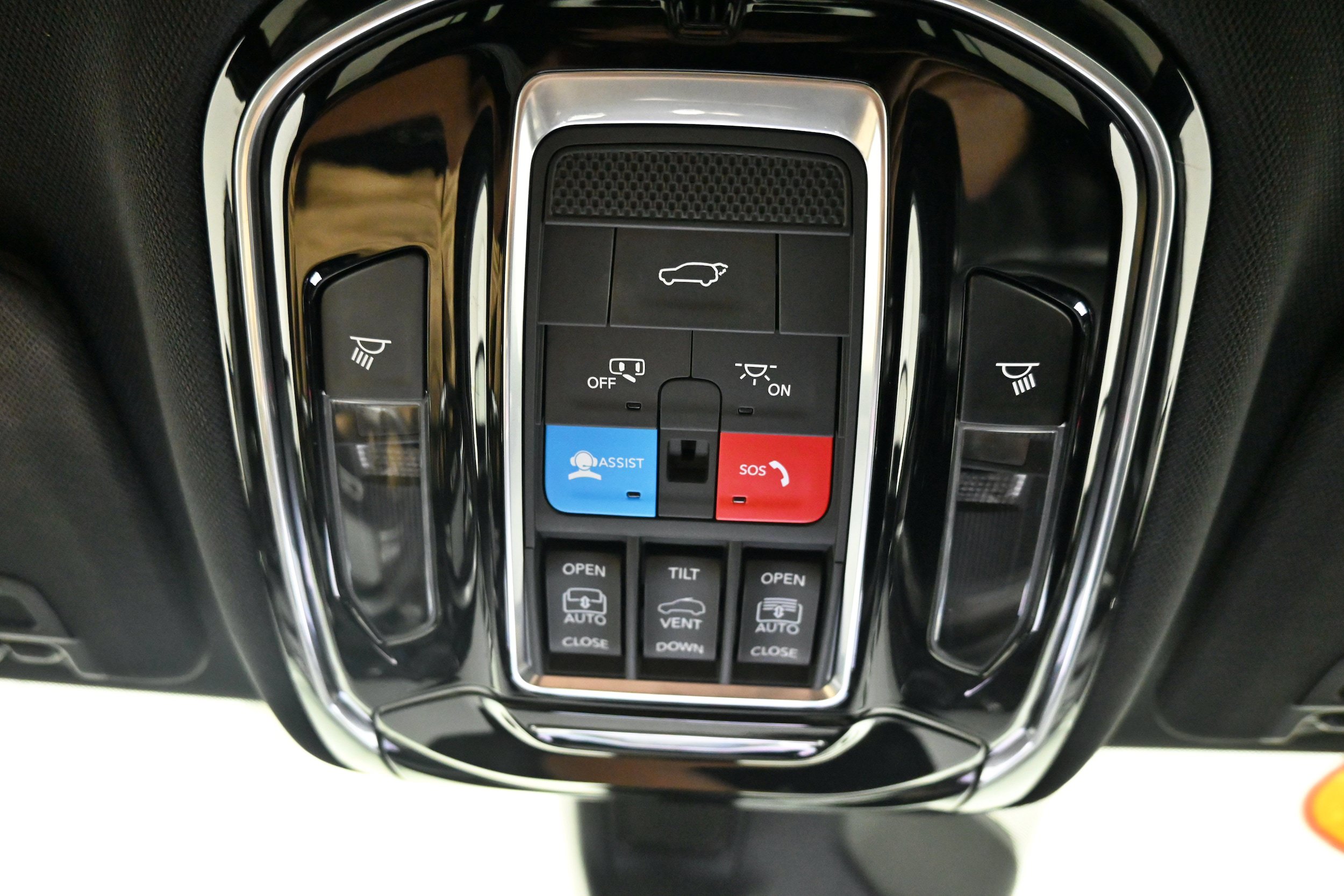 Used 2021 Jeep Grand Cherokee L Overland w/ Luxury Tech Group IV AWD/4WD image 24