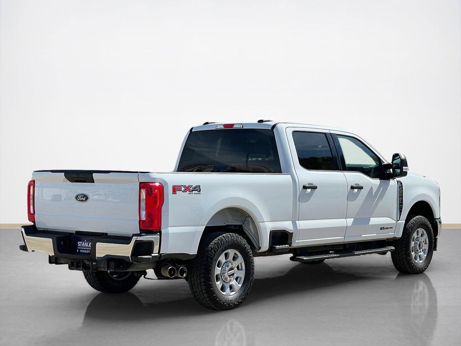 Used 2024 Ford F250 XLT w/ FX4 Off-Road Package image 7