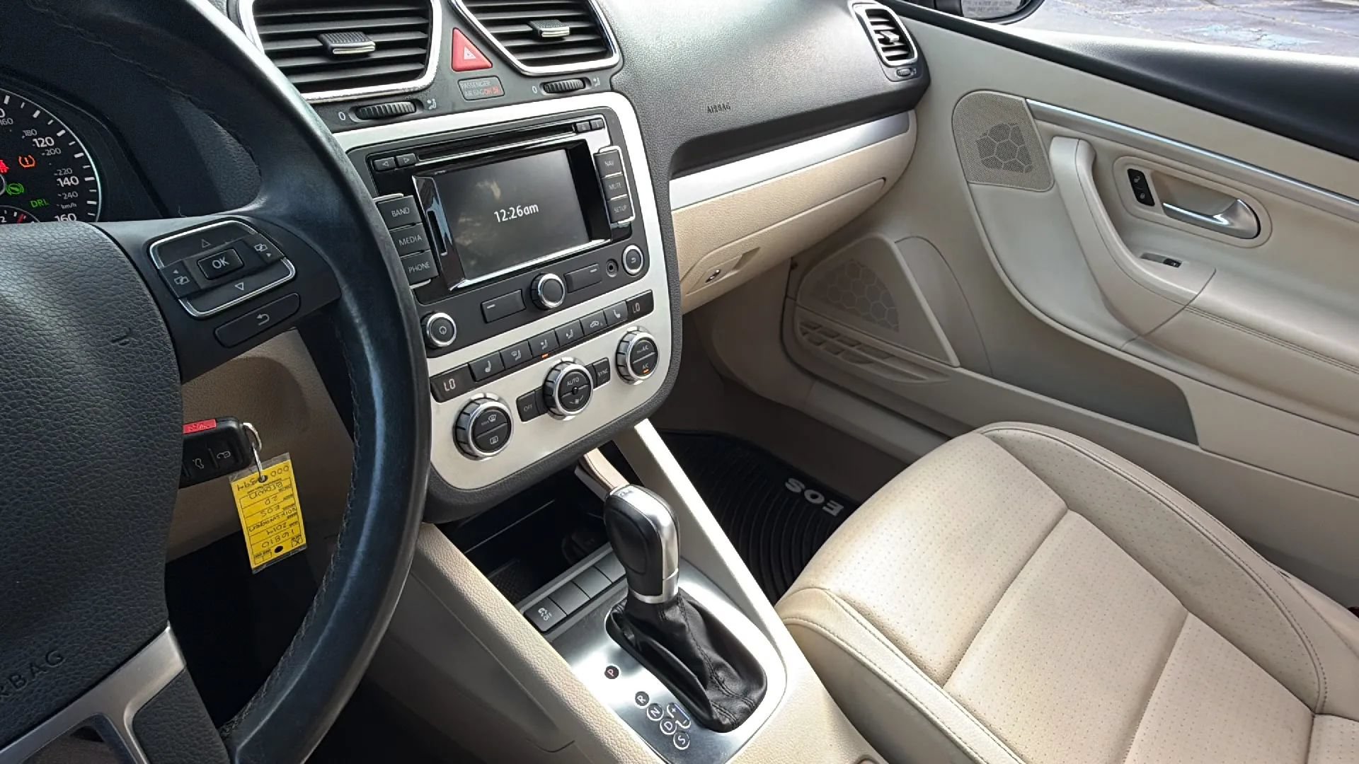 Used 2014 Volkswagen Eos Komfort FWD image 24
