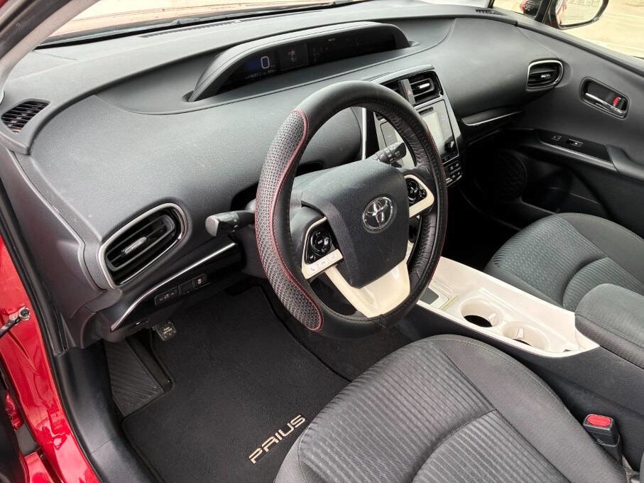 Used 2016 Toyota Prius Three Touring image 22
