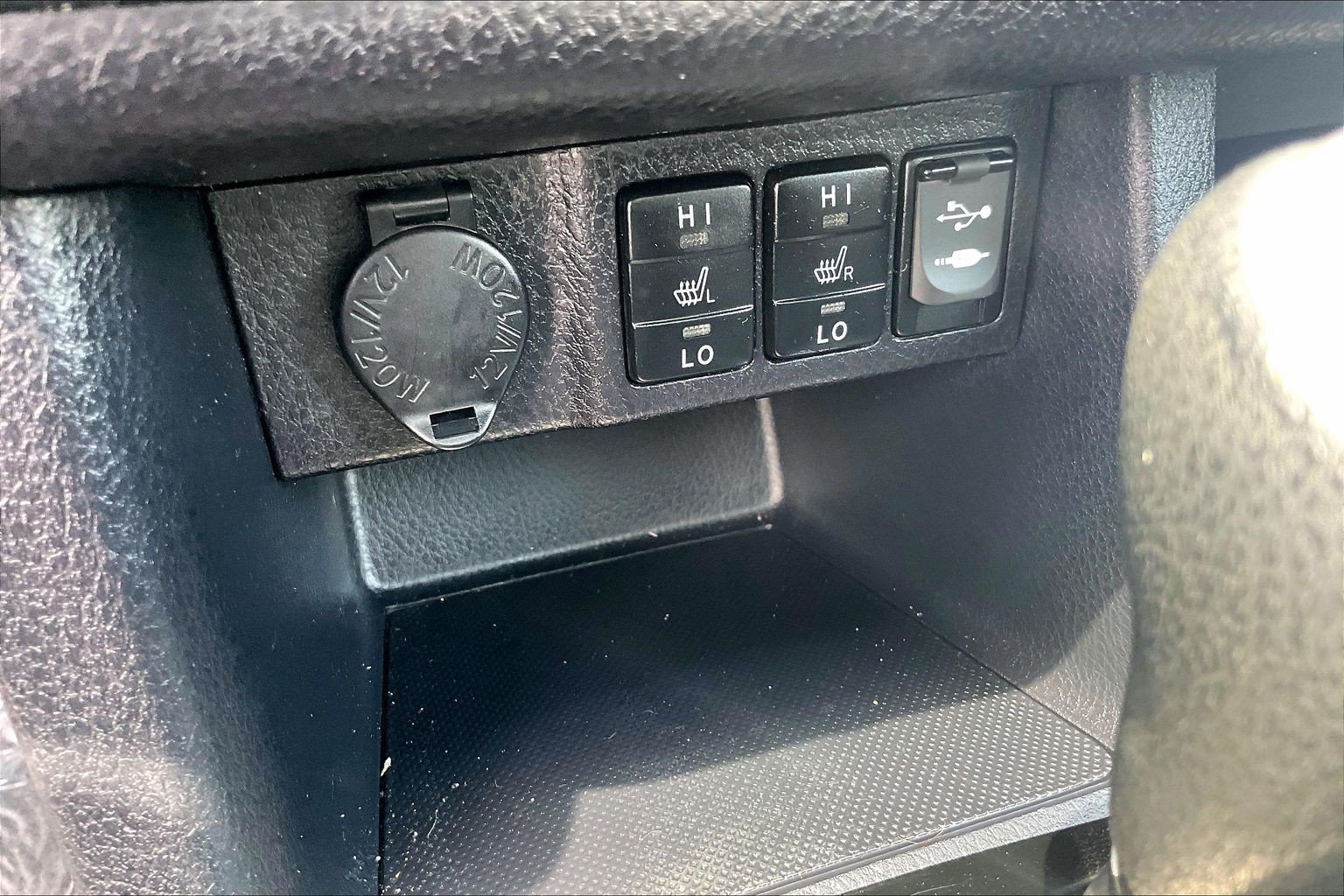 Used 2017 Toyota Corolla XLE FWD image 39