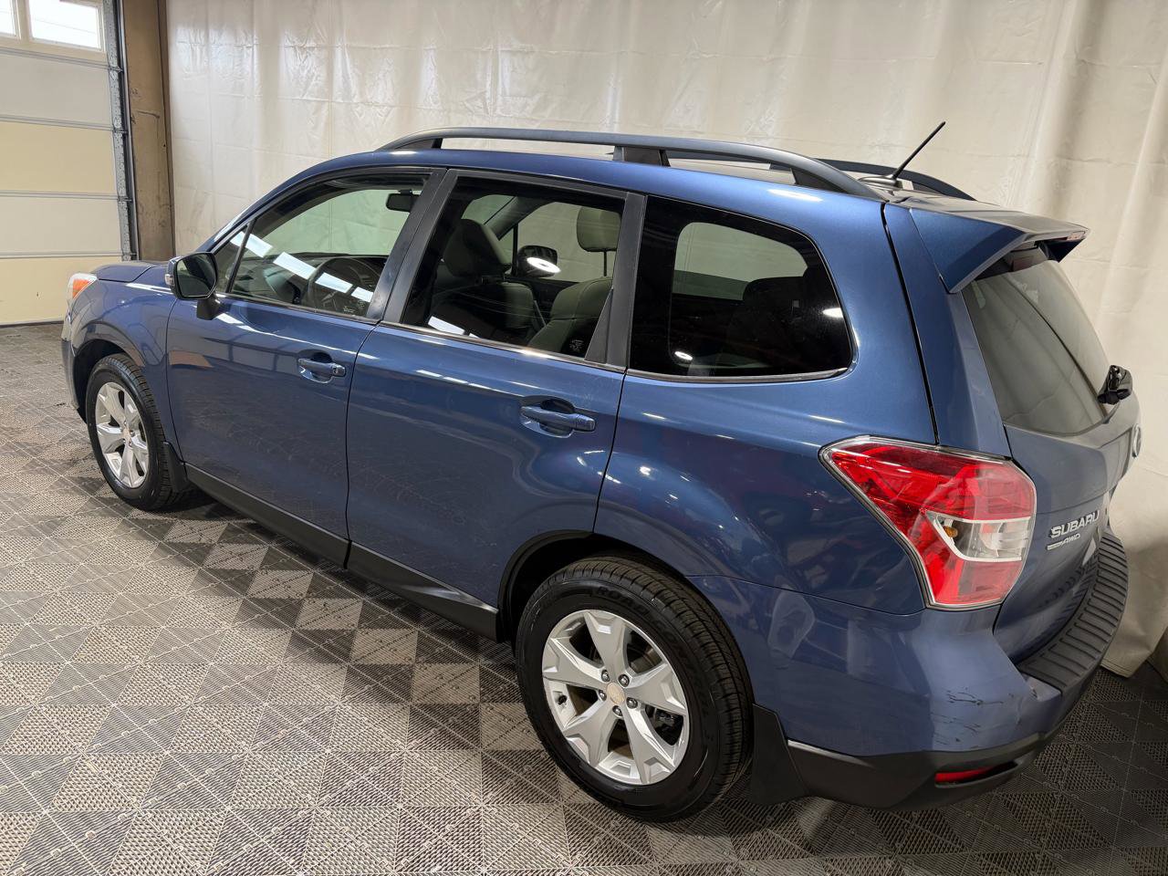 Used 2014 Subaru Forester 2.5i Touring w/ Popular Package #1 AWD/4WD image 4