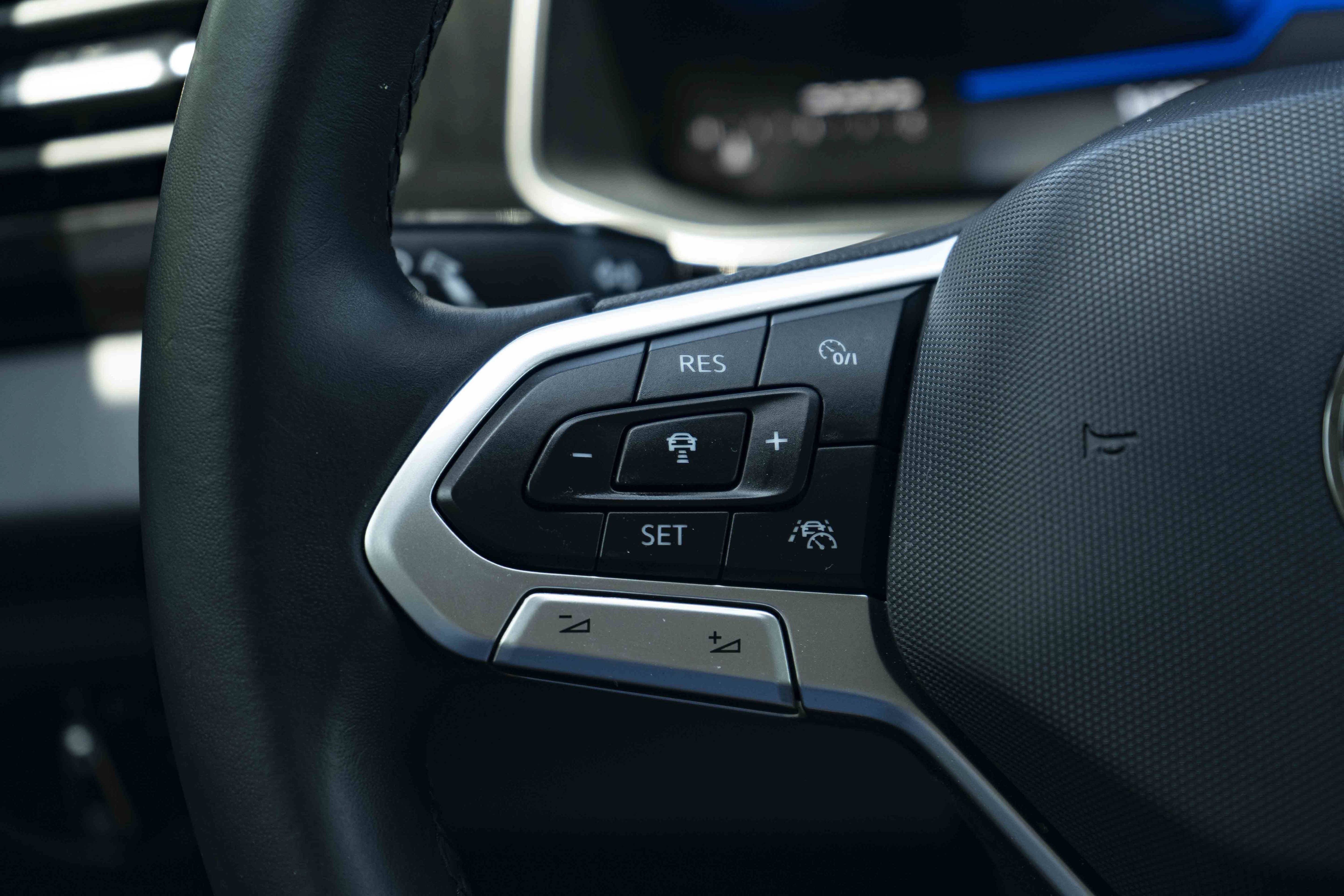 Certified 2025 Volkswagen Jetta S FWD image 19