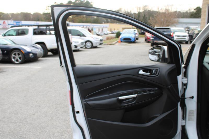 Used 2019 Ford Escape SE FWD image 18