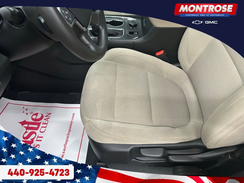 Used 2023 Chevrolet Traverse LS image 19