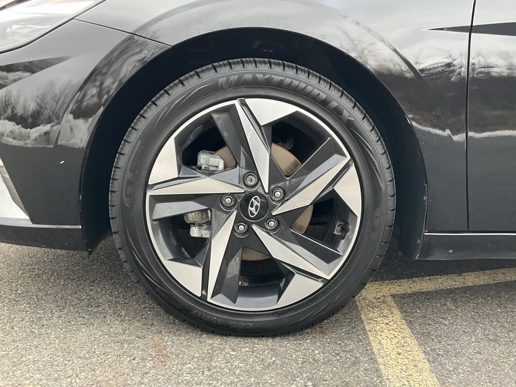 Used 2023 Hyundai Elantra Limited image 21