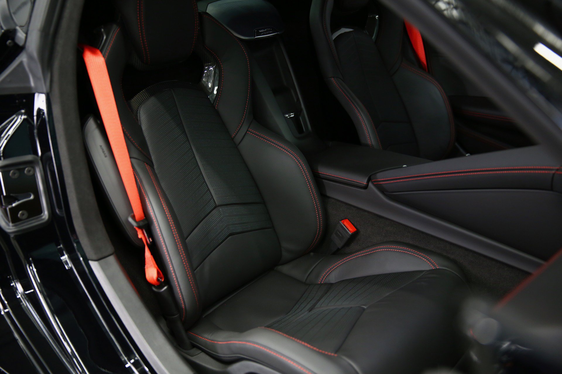Used 2024 Chevrolet Corvette Z06 w/ Z07 Performance Package RWD image 31