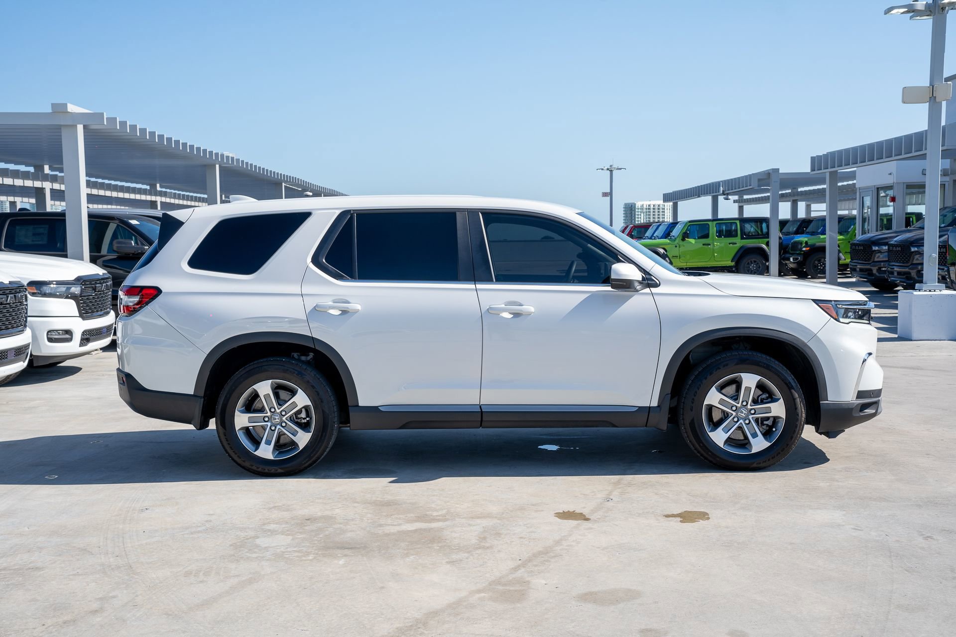 Certified 2025 Honda Pilot EX-L image 4