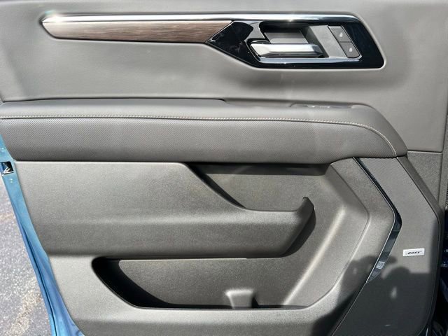 New 2025 Chevrolet Suburban Premier AWD/4WD image 22