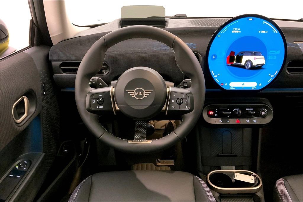 Certified 2025 MINI Cooper S image 4