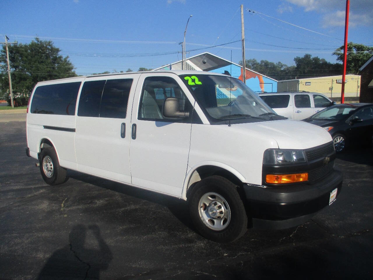 Used 2022 Chevrolet Express 3500 LS image 9