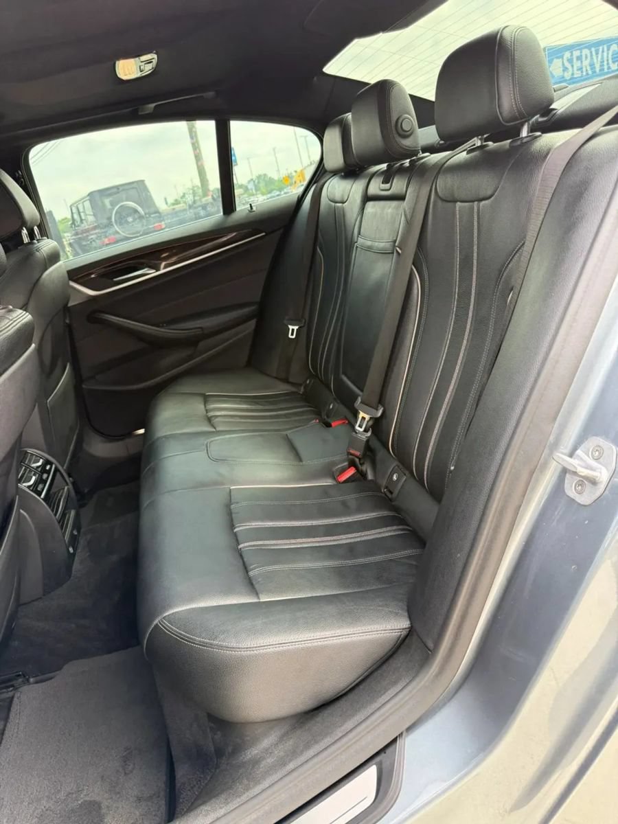 Used 2018 BMW 530i RWD image 10