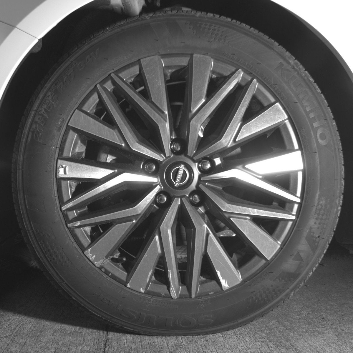 Used 2025 Nissan Altima 2.5 SV FWD image 12