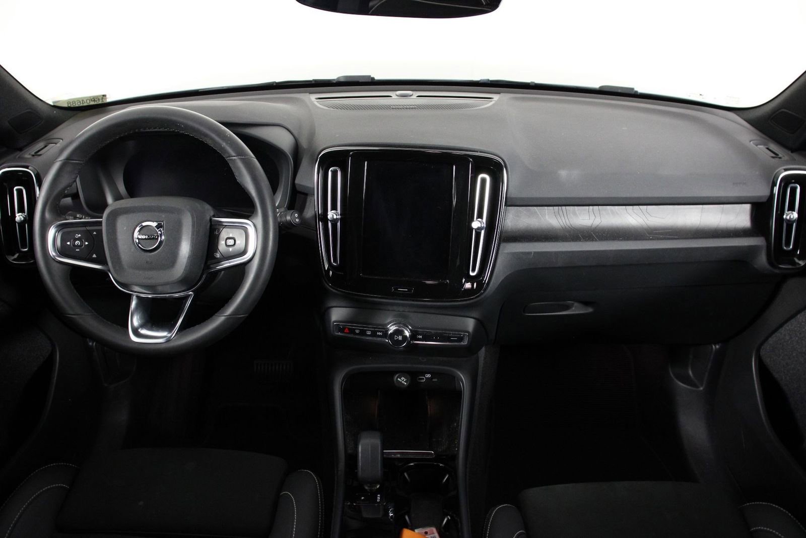 Used 2023 Volvo XC40 Recharge Ultimate AWD/4WD image 7