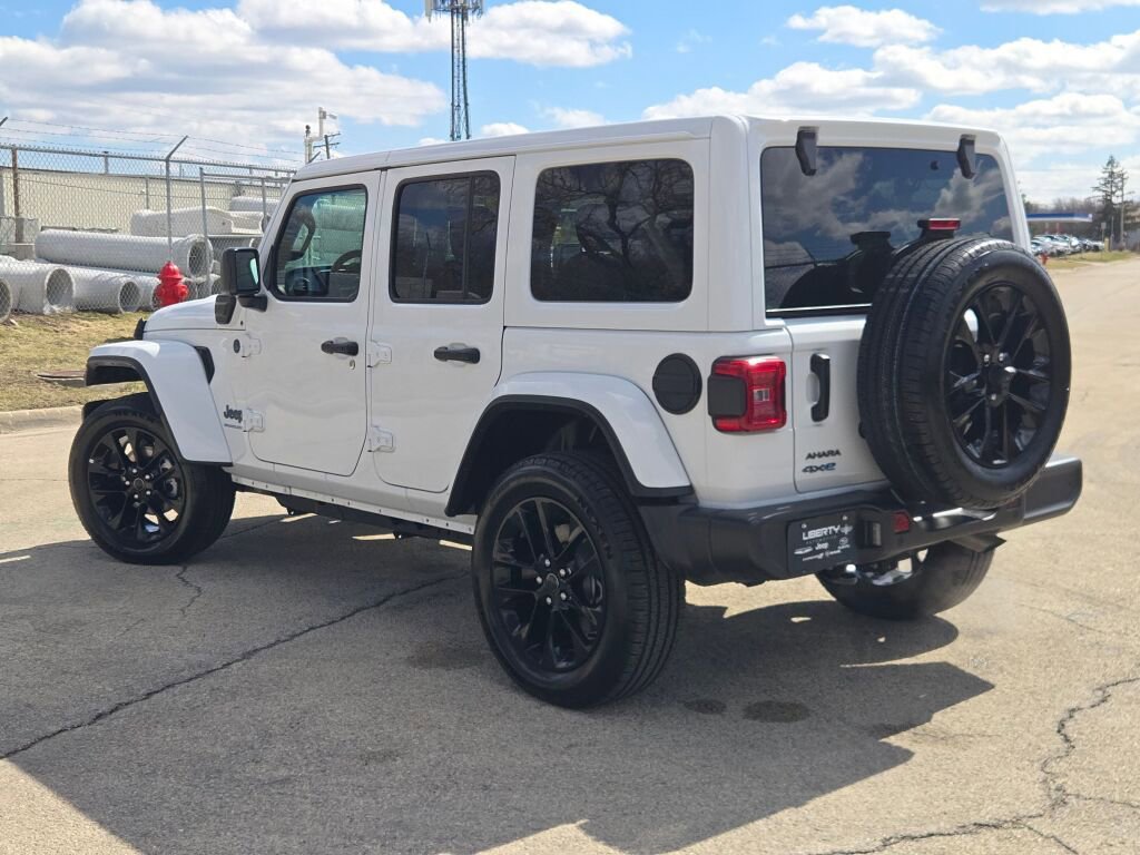 Used 2025 Jeep Wrangler Unlimited Sahara w/ Safety Group image 13