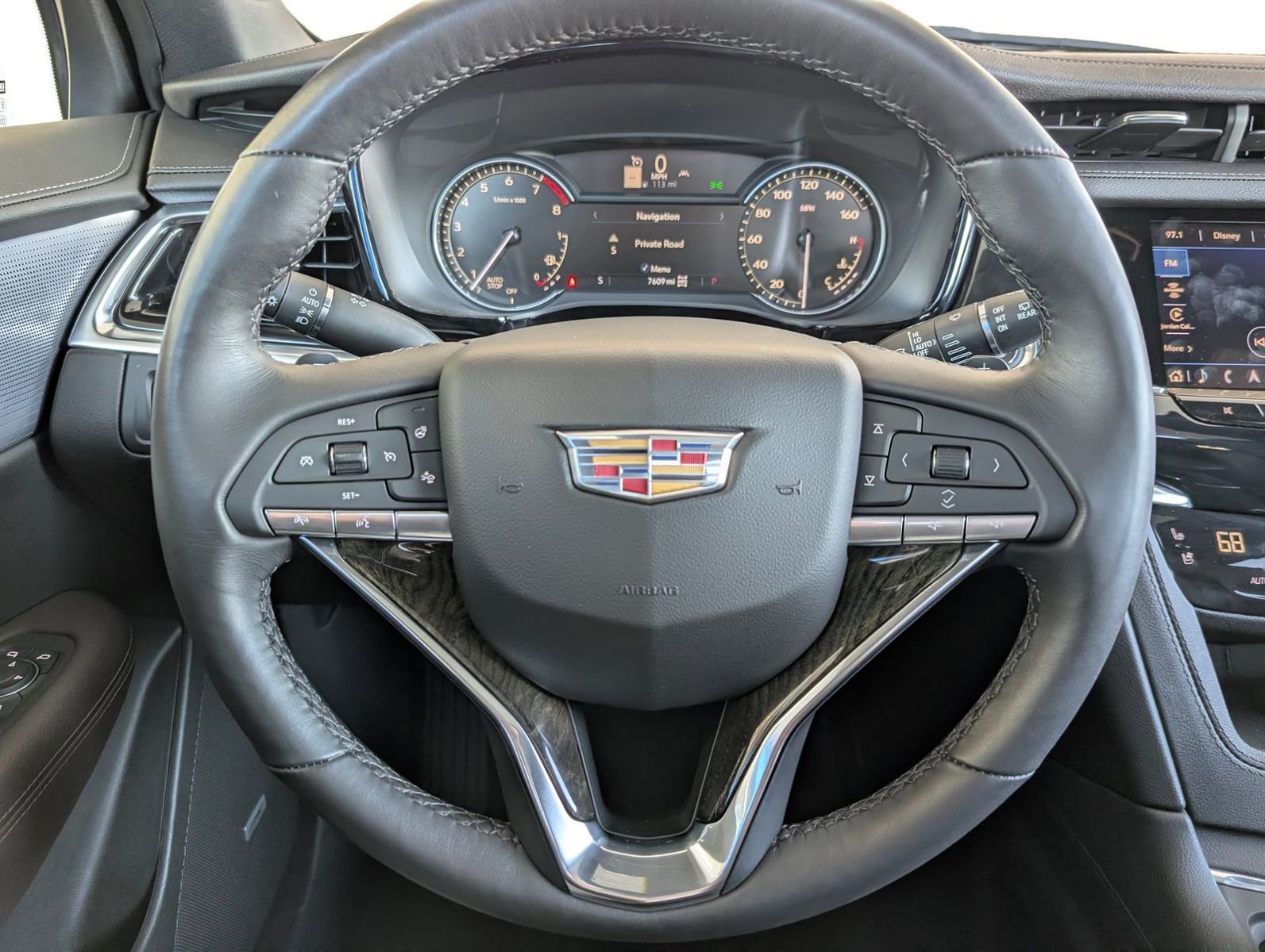 Used 2023 Cadillac XT6 Premium Luxury image 14